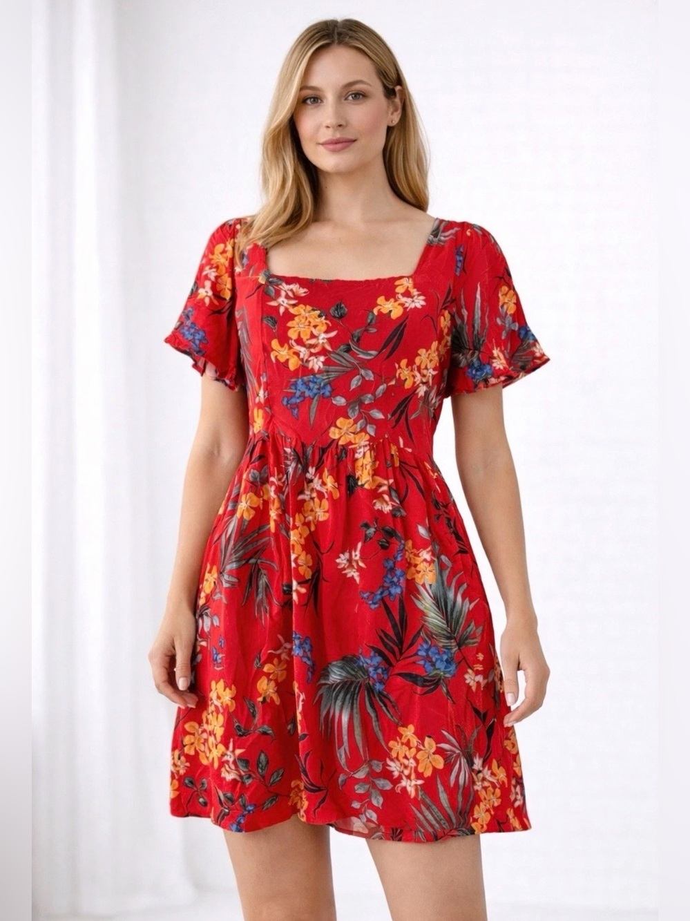 Band of Gypsies Tropical Floral Mini Dress Small Red Smocked Flutter Sleeves‎